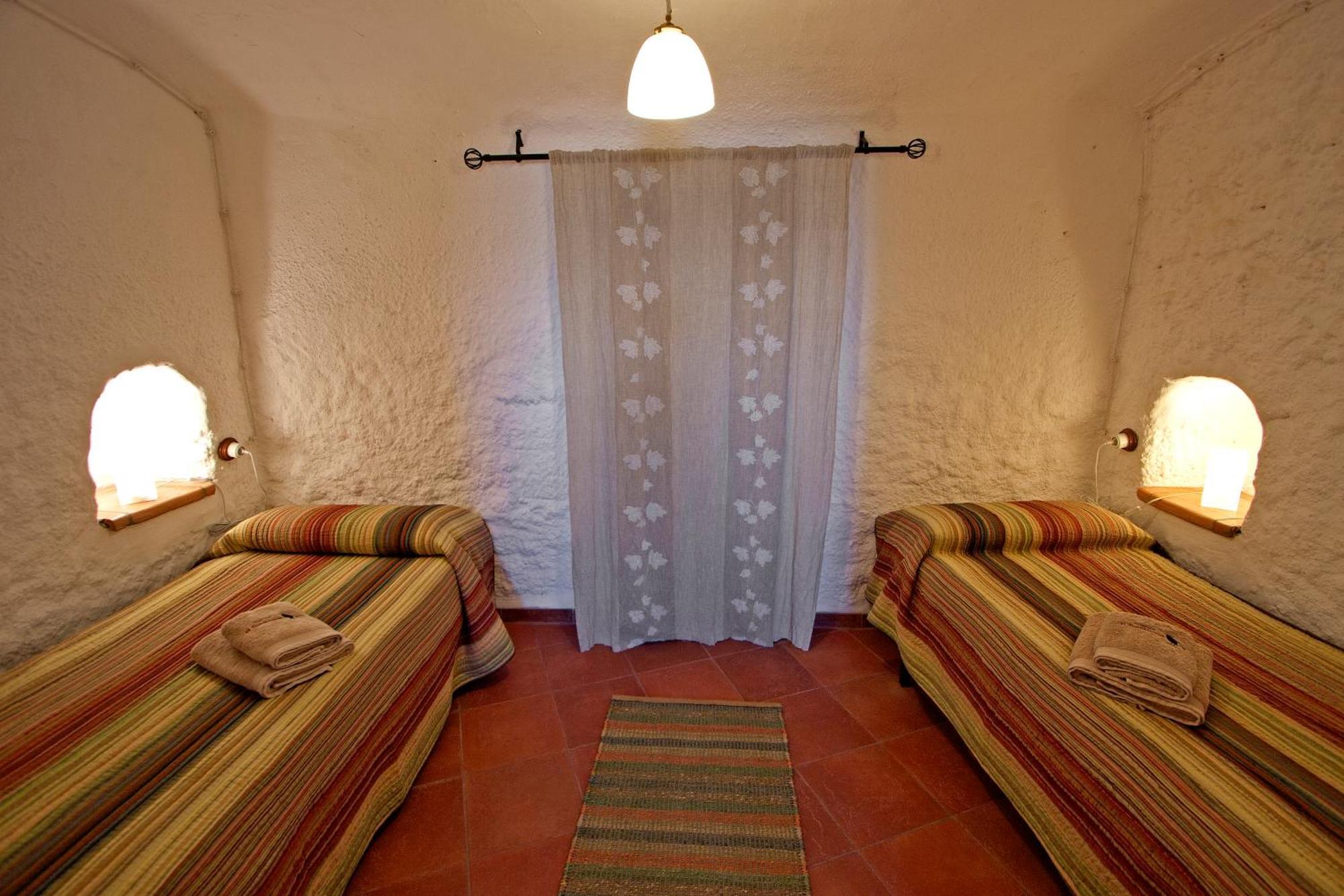 Cuevas El Torriblanco Guest House Gorafe Luaran gambar