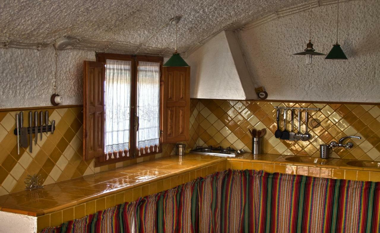 Cuevas El Torriblanco Guest House Gorafe Luaran gambar