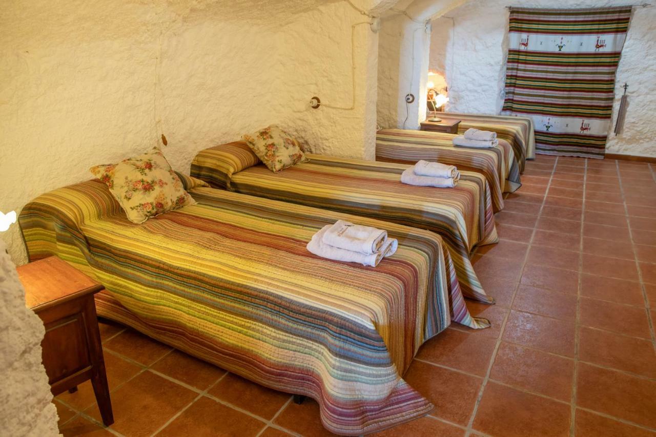 Cuevas El Torriblanco Guest House Gorafe Luaran gambar